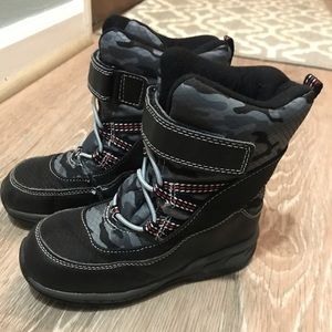 Little Kids Carter’s Snow Boots Size 12